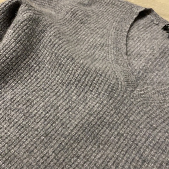 Saks Fifth Cashmere Sweater - Barely Worn - Picture 3 of 3